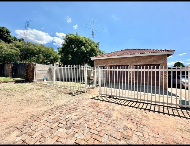 7 BEDROOM HOUSE FOR SALE IN BENDOR